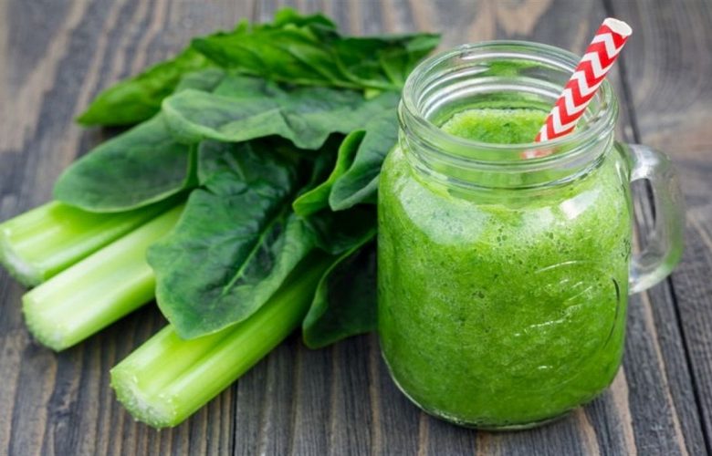 5 فوائد صحية تعود على الجسم عند شرب عصير السبانخ