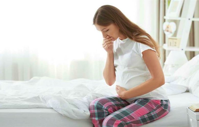 6 طرق بسيطة لتقليل معاناة المرأة الحامل من غثيان الصباح