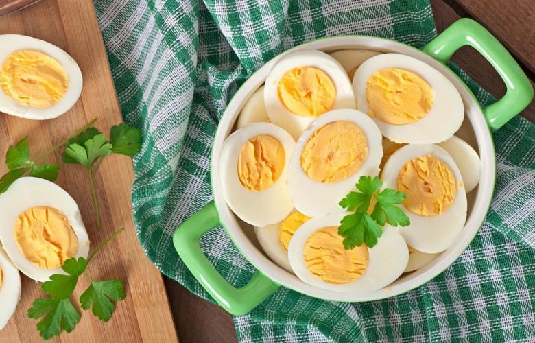 7 فوائد صحية لتناول البيض المسلوق في الصباح 7 فوائد صحية لتناول البيض المسلوق في الصباح
