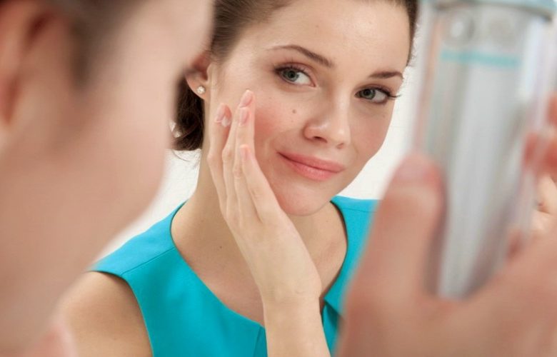 إليكي سيدتي.. 5 عادات يومية تساعدك على أن تبدو أصغر من عمرك