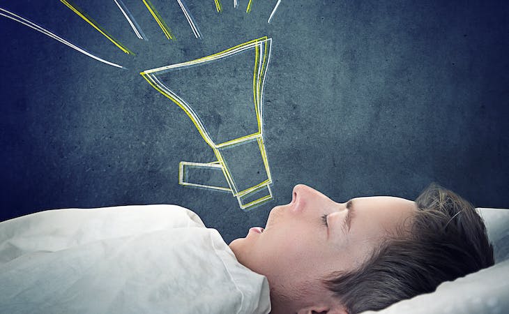 الحديث أثناء النوم