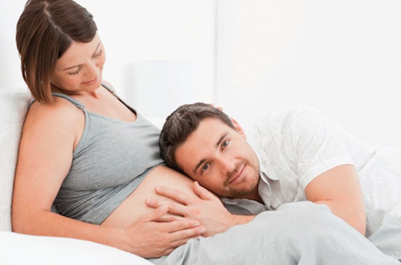 الشعور بحركة الجنين  داخل الرحم الشعور بحركة الجنين  داخل الرحم