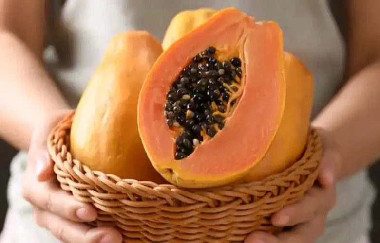 ما هي فوائد تناول فاكهة البابايا في الصباح؟