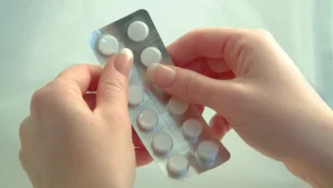 مشكلات صحية يسببها الإفراط في تناول الباراسيتامول