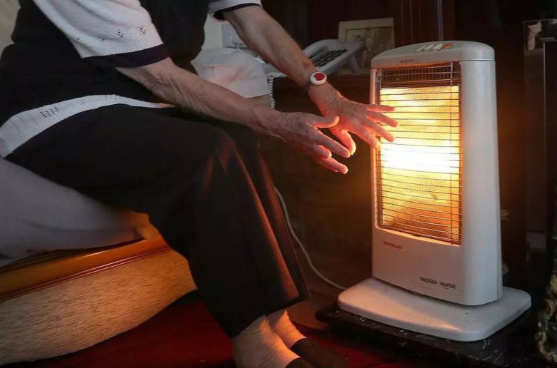 مشكلات صحية يسببها النوم أمام المدفأة