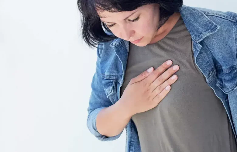 أسباب آلام القفص الصدري لدى النساء