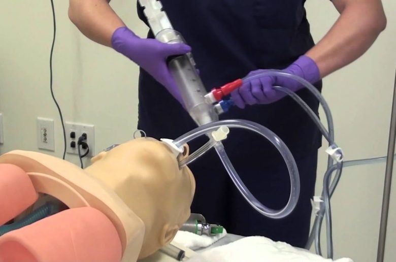 إجراء غسيل المعدة