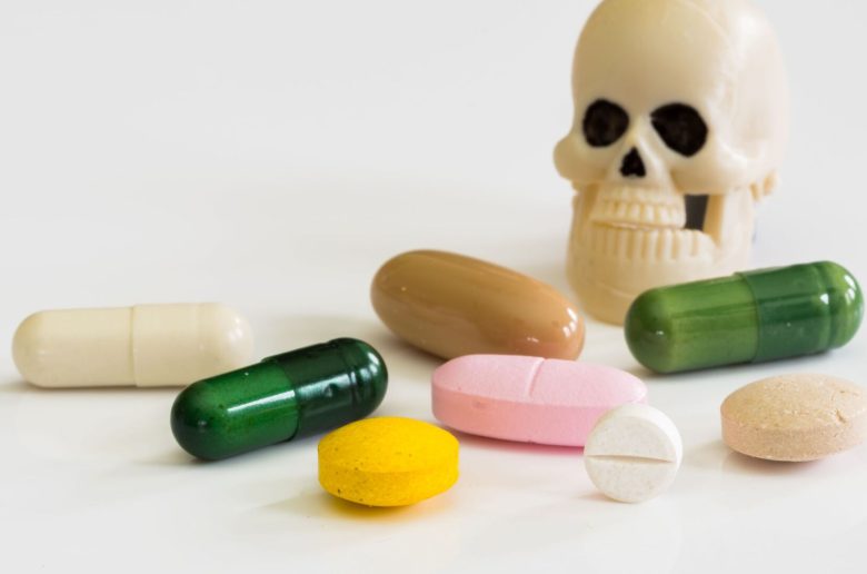 فئات ممنوعة من تناول المكملات الغذائية بدون وصفة طبية