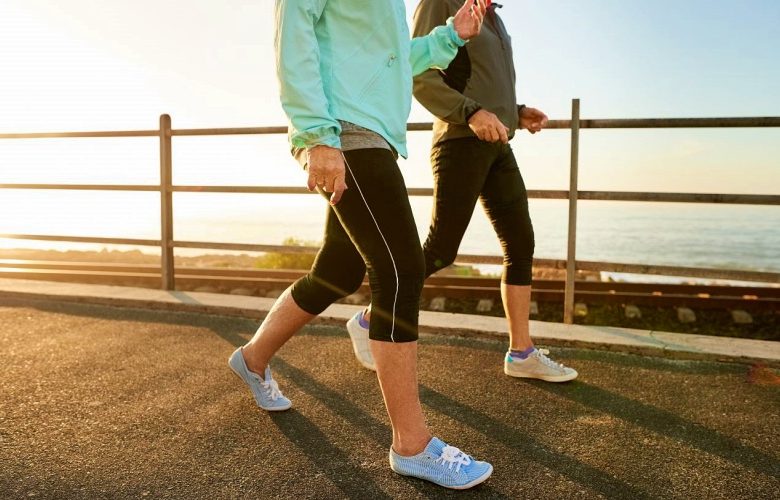 هل المشي على معدة فارغة يساعد على فقدان دهون البطن؟