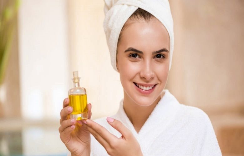 3 أنواع من الزيوت الطبيعية تعمل على تجديد شباب البشرة