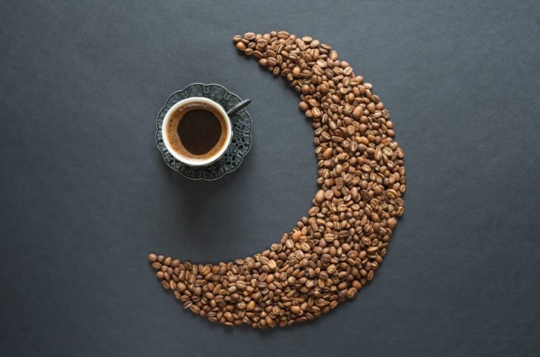 أطعمة لايجب تناولها عقب شرب القهوة بعد الإفطار في رمضان
