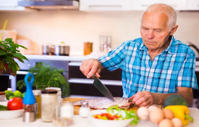 بعض الملاحظات التي يجب مراعاتها عند قيام كبار السن بتناول الأسماك