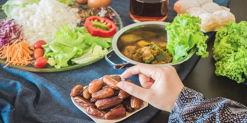 تناول الأطعمة الغذائية المتوازنة