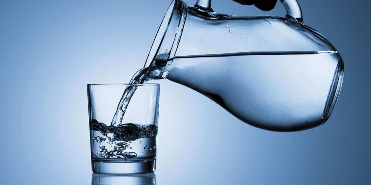 كوب من الماء