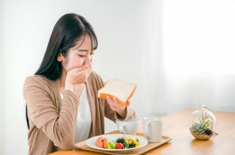 علامات تحذيرية للسرطان يمكن ملاحظتها عند تناول الطعام علامات تحذيرية للسرطان يمكن ملاحظتها عند تناول الطعام