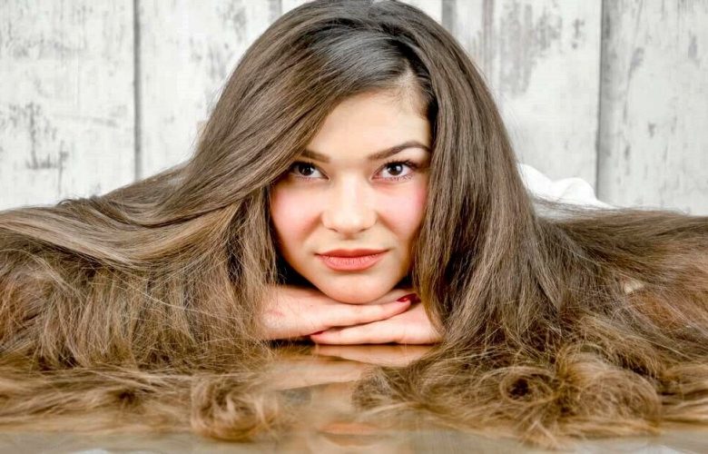 ما يجب علينا فعله لمساعدة الشعر على النمو بشكل أكثر كثافة؟