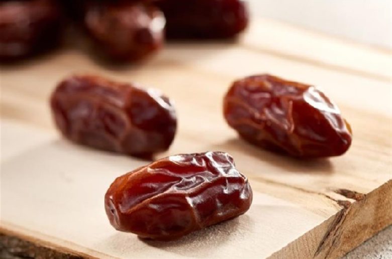 منافع تعود على الجسم من تناول 3 تمرات على الإفطار