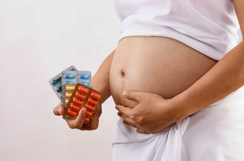أضرار الإفراط في تناول الفيتامينات أثناء الحمل