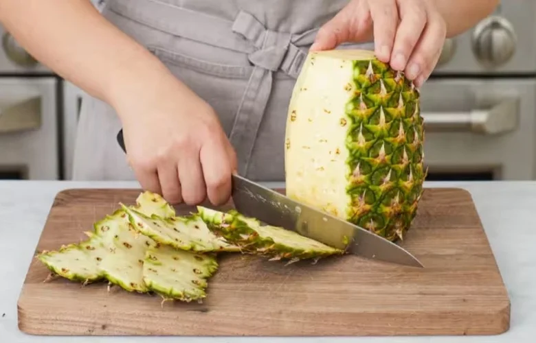 فوائد صحية تعود على الجسم عند استخدام قشور الأناناس