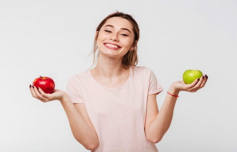 ماذا يحدث للجسم عند تناول فاكهة التفاح بشكل منتظم؟