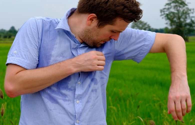 3 عادات هامة يجب اتباعها للحد من التعرق الزائد خلال الطقس الحار