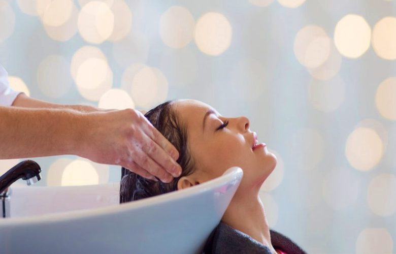 3 نصائح عند غسل الشعر للتقليل من تساقطه