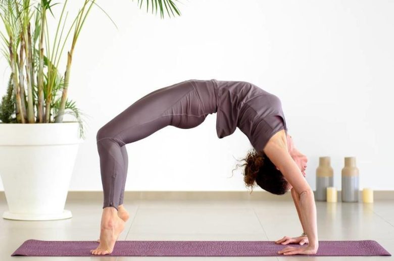 تمارين يوجا يمكن تجربتها في الطقس الحار