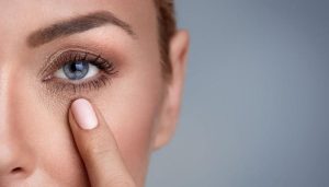 نقص الفيتامينات المسبب لظهور الهالات السوداء حول العينين 