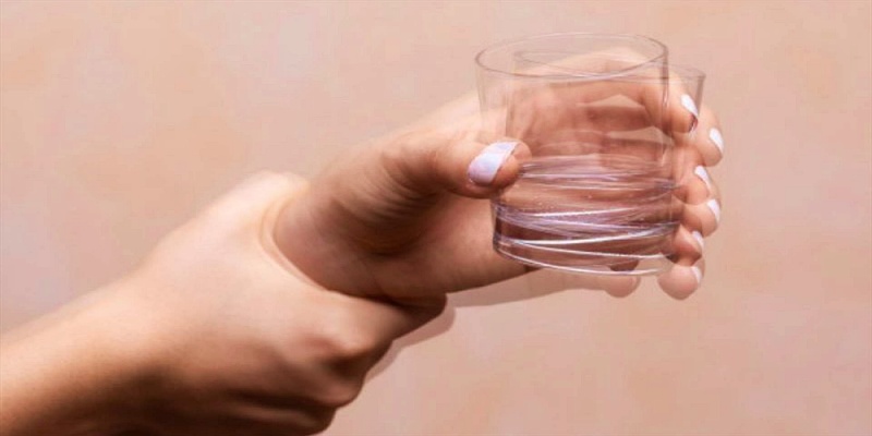تناول الكافيين والمشروبات الكحولية