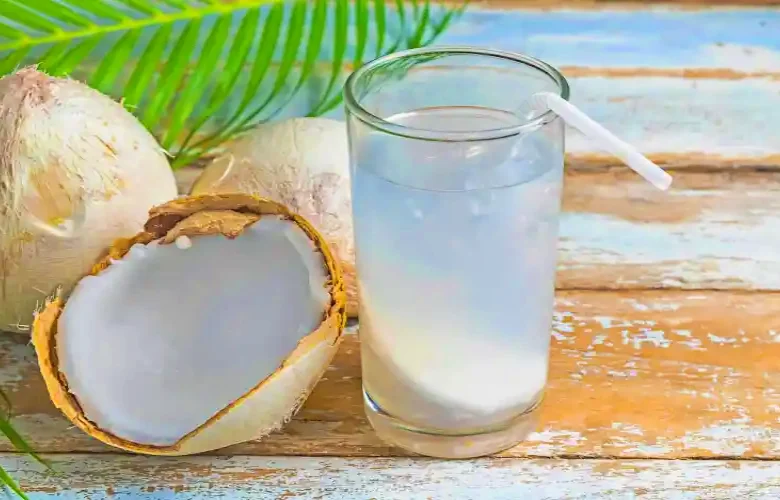 فئات من الواجب عليها عدم تناول ماء جوز الهند