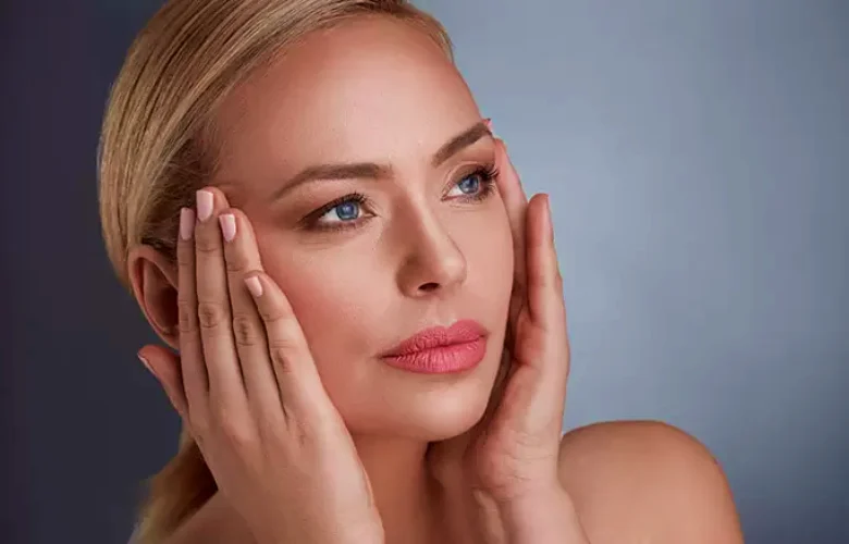 للنساء فوق الـ 40 أفضل 5 طرق طبيعية لشد البشرة