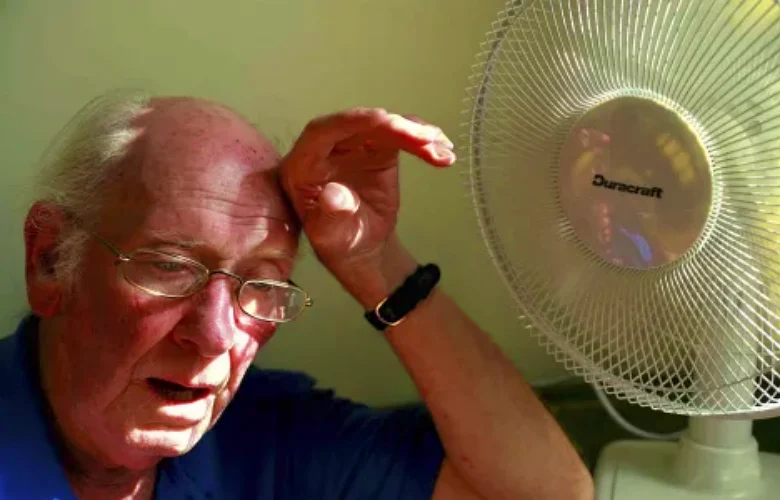 ما هي الأمراض التي يتعرض كبار السن لمخاطر الإصابة بها أثناء الطقس الحار؟