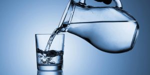 عدم شرب كمية كافية من الماء