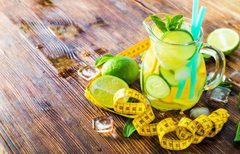 كيف يساعد عصير الليمون في عملية إنقاص الوزن؟