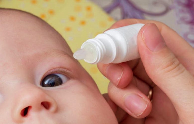 هل نستطيع استخدام قطرات العين المالحة الفسيولوجية لأطفالنا الصغار بانتظام؟ هل نستطيع استخدام قطرات العين المالحة الفسيولوجية لأطفالنا الصغار بانتظام؟