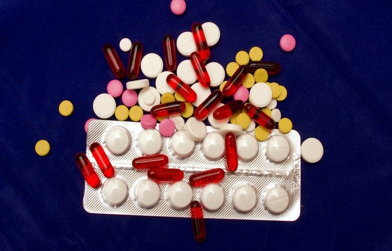 8 أدوية علاجية شائعة تستنزف فيتامينات ومعادن الجسم بصمت 8 أدوية علاجية شائعة تستنزف فيتامينات ومعادن الجسم بصمت
