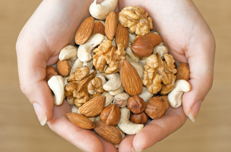 أفضل توقيت لتناول المكسرات وفقا لنوعها