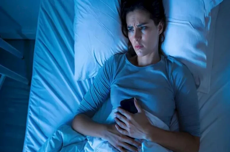 استراتيجيات صحية للسيطرة على حرقة المعدة الليلية