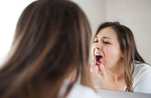 هل الإصابة بخراج الأسنان تؤثر على القلب؟