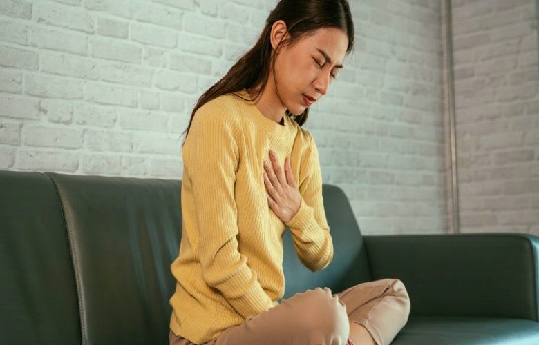 4 طرق بسيطة وفعالة في تقليل حرقة المعدة والوقاية منها 4 طرق بسيطة وفعالة في تقليل حرقة المعدة والوقاية منها