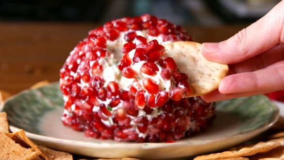 أطعمة تزيد القيمة الغذائية للرمان