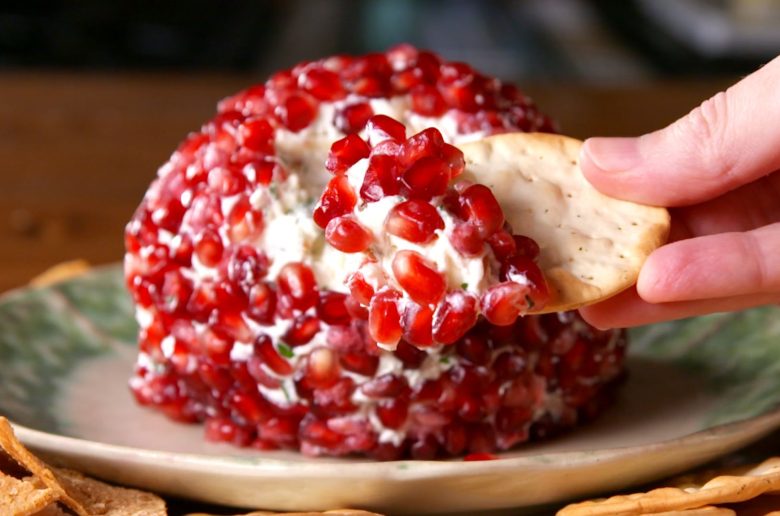 أطعمة تزيد القيمة الغذائية للرمان