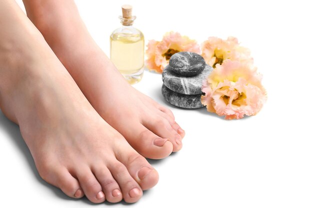 أفضل خيارات الزيوت الطبيعية لعلاج جفاف القدمين