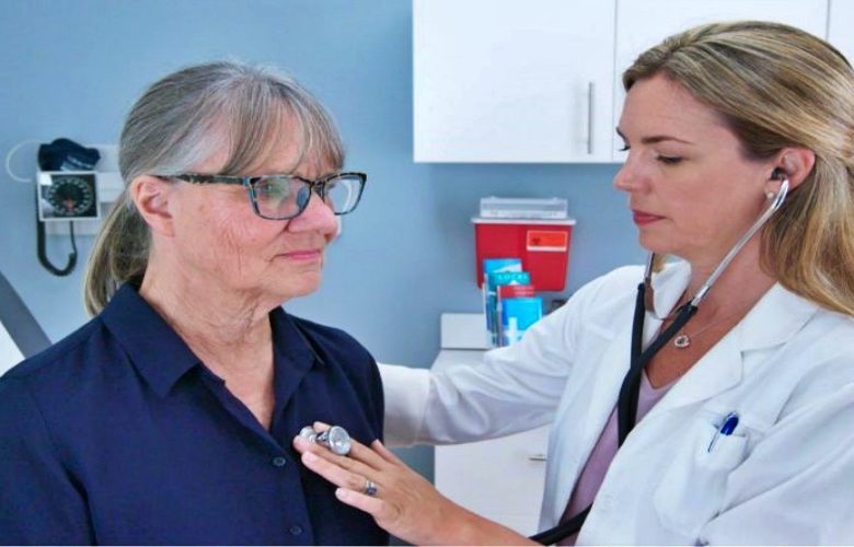 كيف يتم التعامل مع مخاطر إصابة كبار السن بالالتهابات الفطرية؟