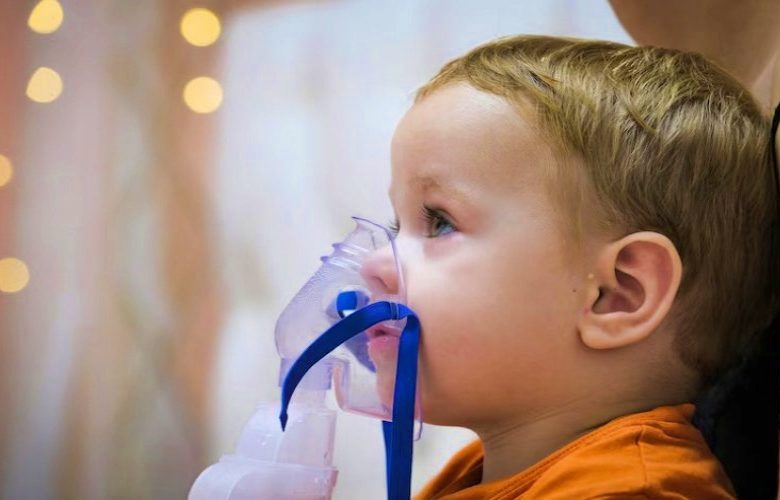 كيفية رعاية طفل مصاب بعدوى الجهاز التنفسي الحادة