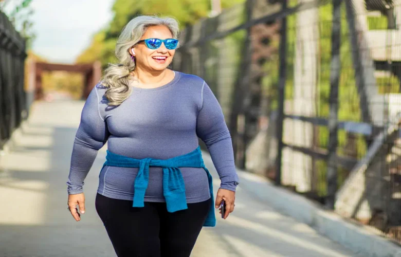 هل المشي كاف لفقدان دهون البطن بعد بلوغ سن الـ 40؟