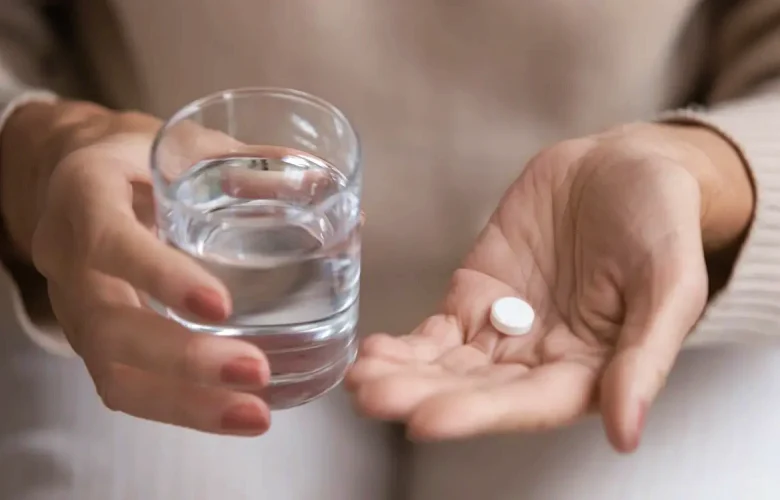 هل من الآمن تناول دواء الباراسيتامول على معدة فارغة؟