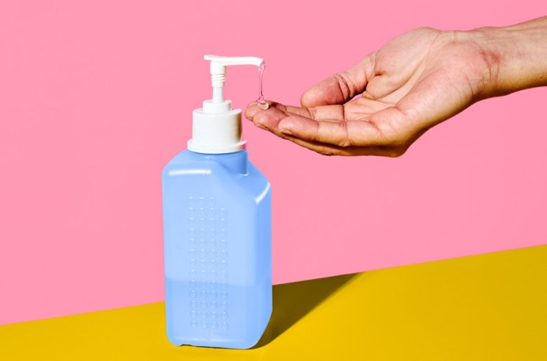 أضرار الإفراط في استخدام معقم اليدين