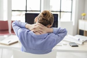 الأعراض الشائعة لمتلازمة الرقبة النصية