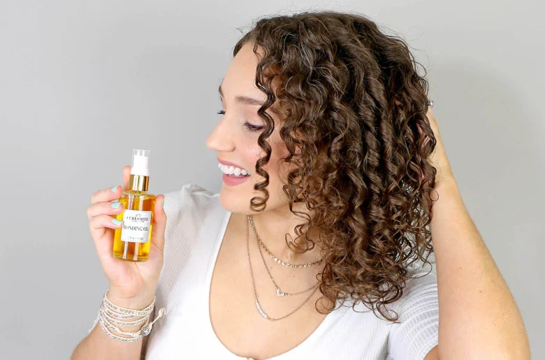 زيوت طبيعية لأصحاب الشعر الكيرلي